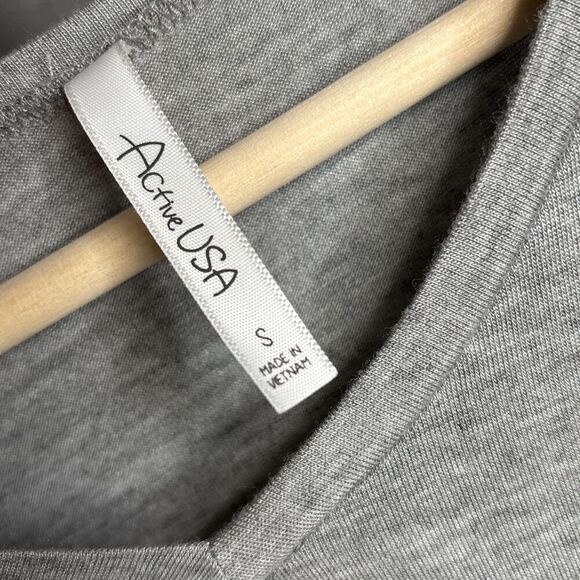 Active USA V-Neck Tshirt Women's Size Small Gray - Picture 3 of 5